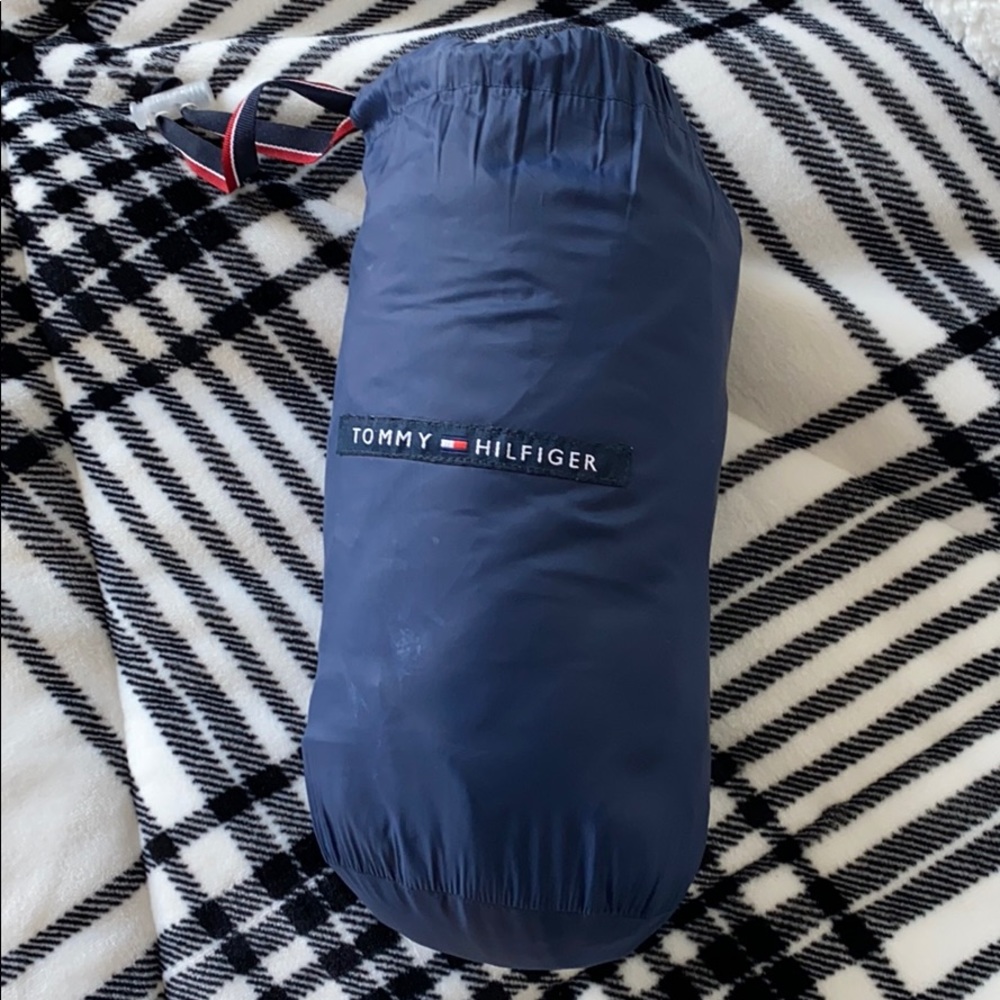 PORTABLE fits in a bag TOMMY HILFIGER jacket!